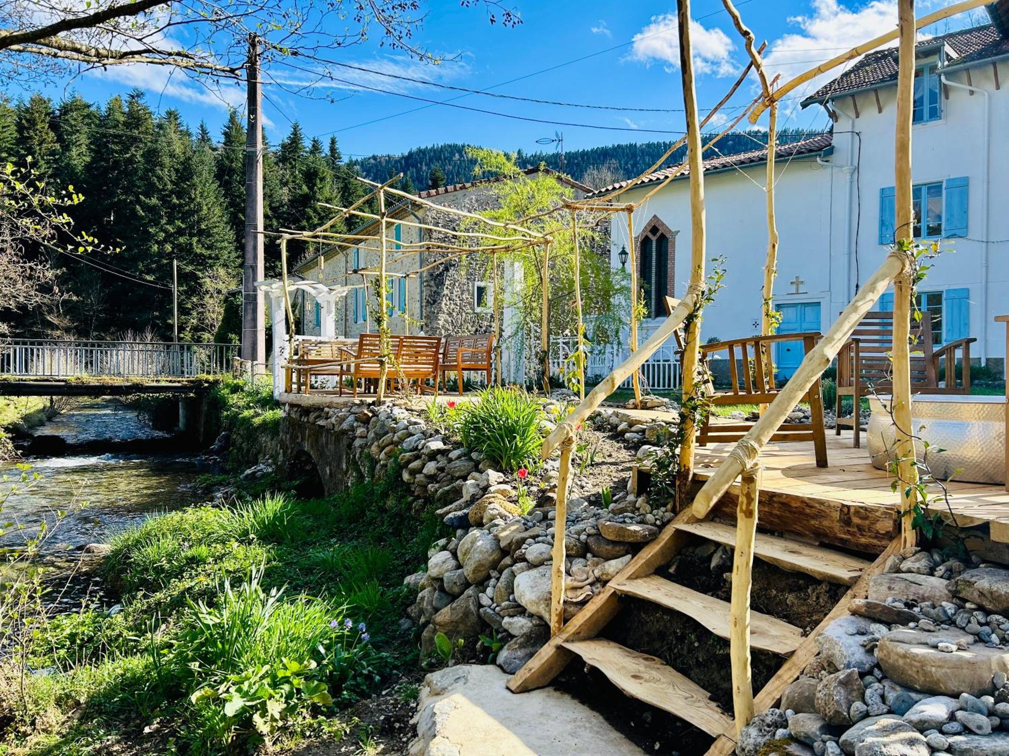 Les Contes Bed and Breakfast Fougax-et-Barrineuf Eksteriør billede